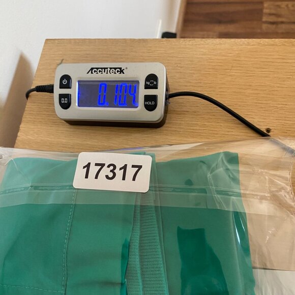 Chicos Pants 0.5 US 6 Green Fitigues Capris Stretch Straight Leg Pockets Casual - Picture 13 of 13